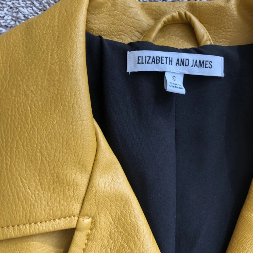 Jacket - Picture 2 of 4